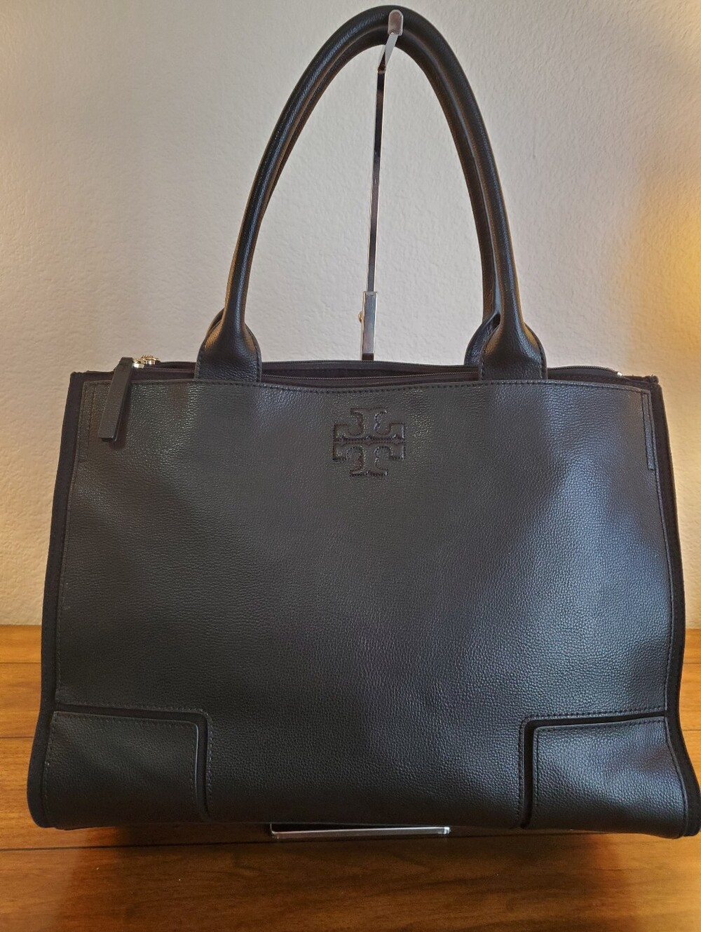 TORY BURCH LEATHER ELLA TOTE IN PERFECT LIKE NEW CONDITION!
